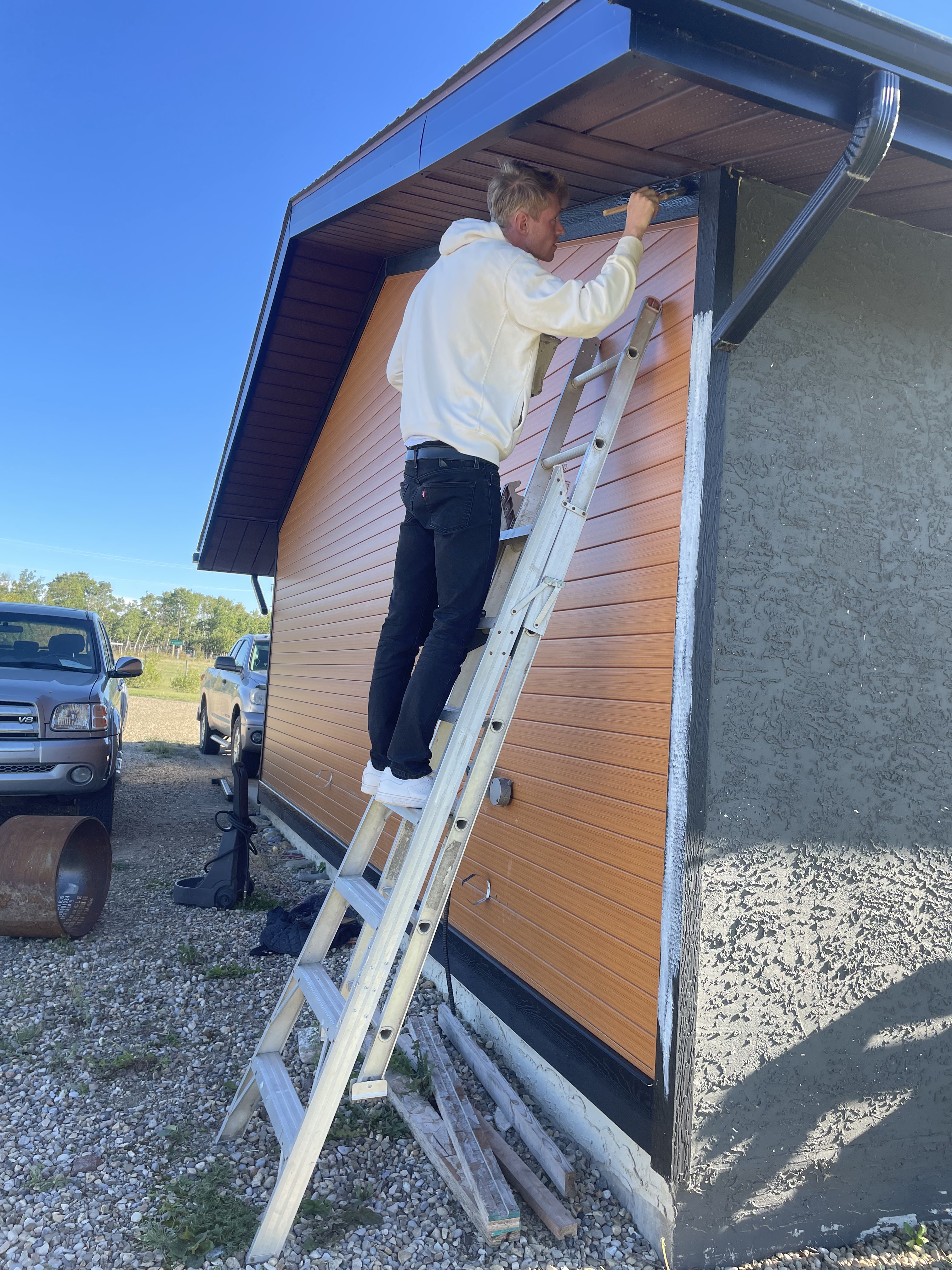 Exterior trim & soffit paint in Calgary, Calgary